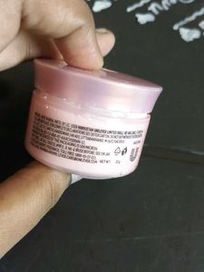 Pond&#39;s Bright Beauty Cream