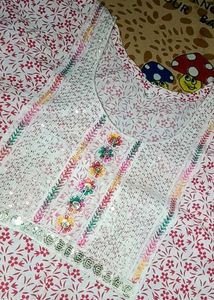 Floral Print Short Kurti with Embroidery