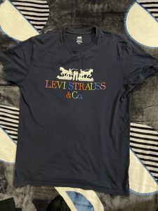 Navy blue Embroidered Tshirt Levis Unisex