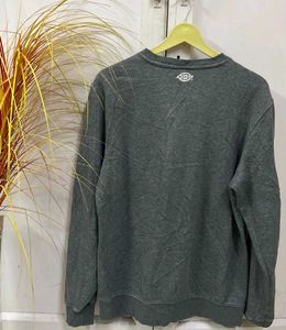 it&#39;s dickies sweater