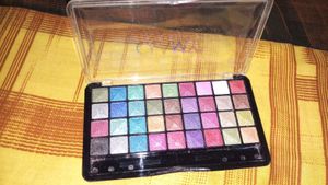 eyeshadow pallet