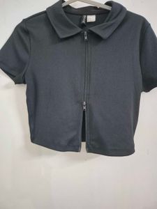 H&amp;M Black Collared zip-through top