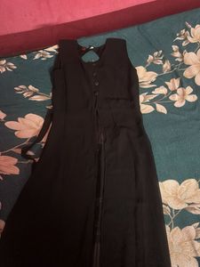 Black Sleeveless Dress