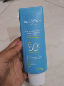 Dot and key blueberry Sunscreen