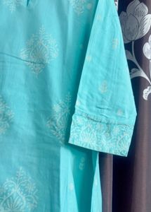Avaasa Embroidered Kurta