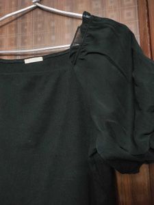 Black Ribbed Puff Sleeves Top