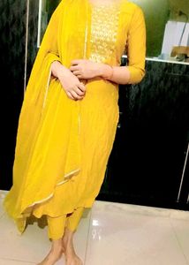 Elegant Yellow Kurta Set