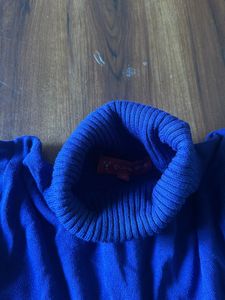 Women/Girls full sleeves wollen top M size
