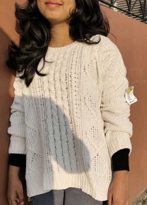 Off-white Cozy Knit Sweater/ Pullover