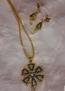 Elegant Gold Necklace New