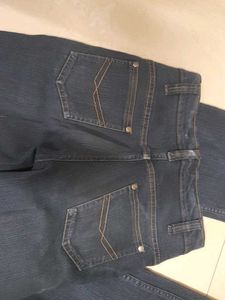 Navy Highwaisted Staight Fit Denim