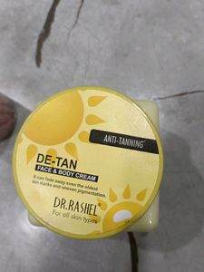 Dr.Rashel De-tan Cream And Vitamin Capsules