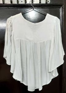 White Embroidered Top🌸💓