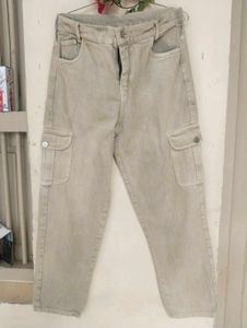 Cargo Pants used with discoloration on pocket