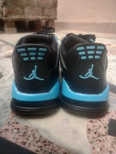 Air Jordan 4 Silhouette SIZE 6 UK