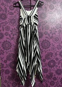 black And White Cross Back Sleeveless Dress