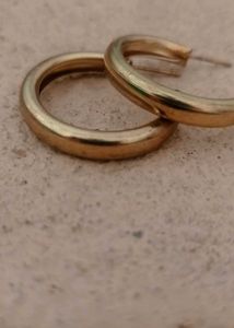 Round shape earrings