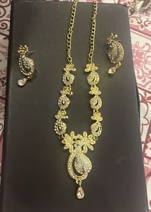 Elegant Necklace & Earring Set