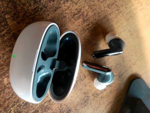 jbl burgman White Earbuds