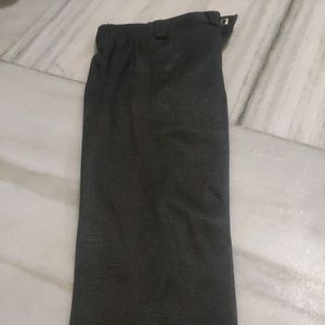 Black color coat with pant ... party wear...sell on cash ...(1-3 year age)