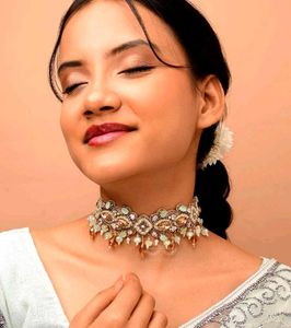 Beaded pearl drop choker