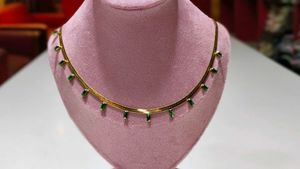 Baguette embellishedsnake link necklace
