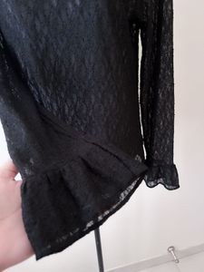 LACE TOP