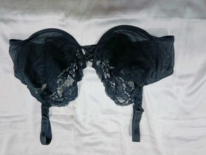 Elegant black. Bra