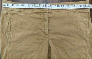 Women&#39;s Khaki Shorts