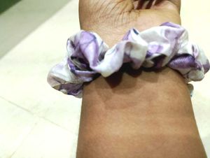 Hair Bow And Hand