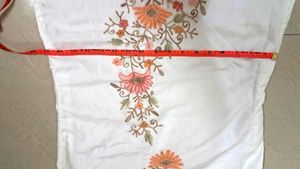 Kashmir  Kurti  White .embroidery  Work.