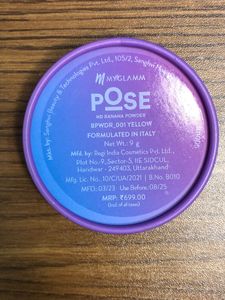Pose banana Powder And K Play Strawberry Blush
