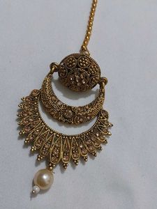 Golden Maang Tikka