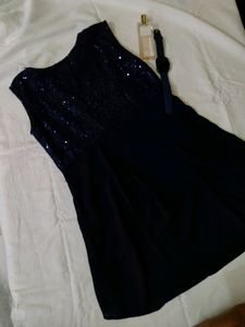 NAVY BLUE SEQUIN TOP