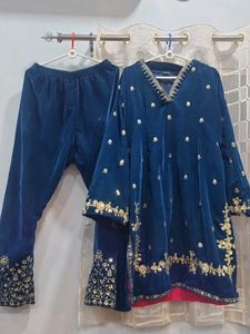 pakistani Velvet Kurta Set with dupatta