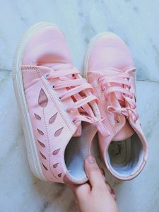 🪄🎀Trendy Casual Sneakers ✨️Attractive 😍