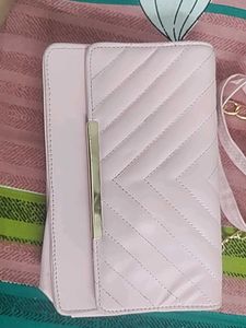 Chic Clutch