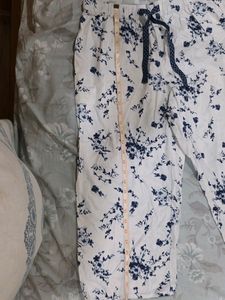 Printed Cargo Capri In Immaculate Condition Cotton