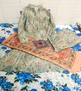 Floral Print Pant Kameez Set