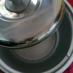 New Bajaj Majesty electric cooker with serving spoon | 5 litre | Unused | White colour