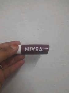 Nivea Blackberry Shine Caring Lipbalm