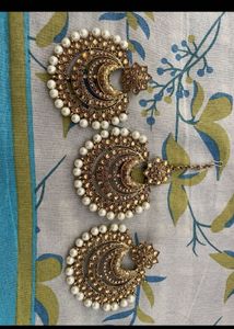 Elegant Maangtika jhumka set