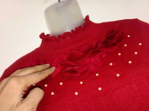 Korean Style Sweater Rose Design 🌹
