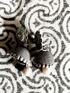 Stud Earrings - Sparkling And Black