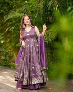 Designer Crunchy Silk Gown💜