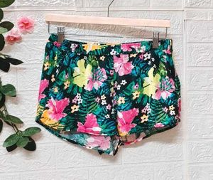 H&M Floral Print Shorts Small Size