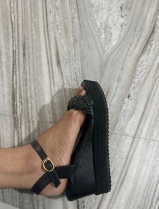 Black Wedges