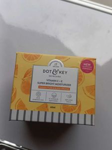 Dot & Key Super Bright Moisturizer