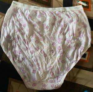 Hanes Cotton Brief |New with Tag size:L