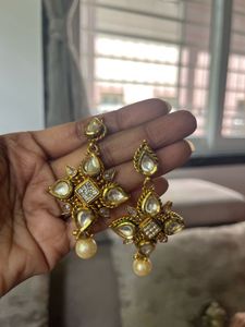 Elegant Gold Kundan Necklace &amp; Earrings Set